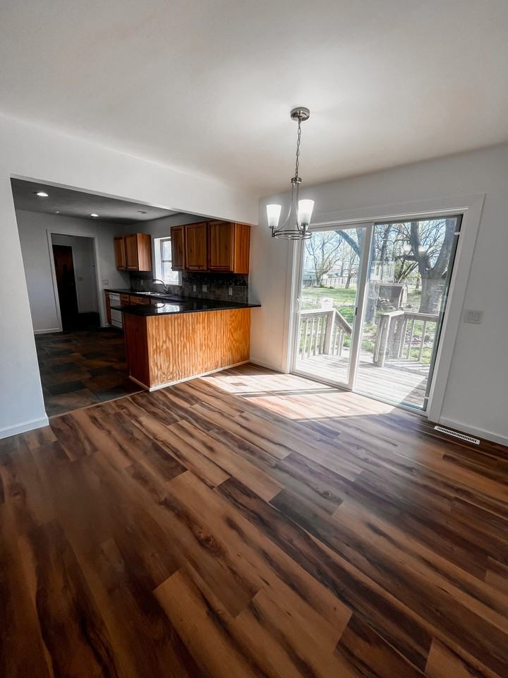 310 N Missouri Ave #1 - Photo 3 of 17