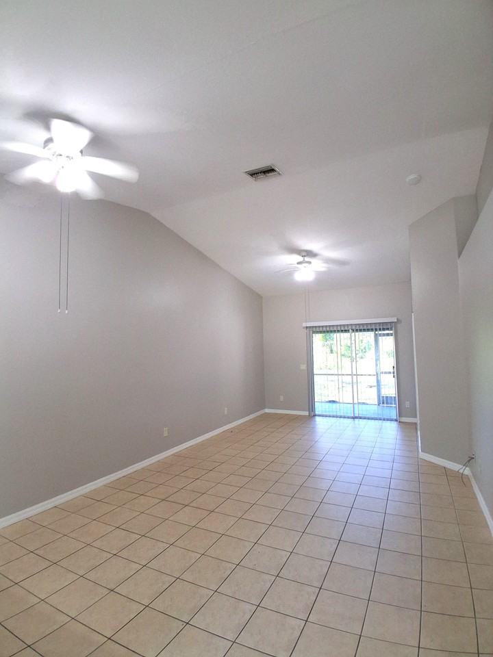 4537 30th St Sw #4539 - Photo 5 of 17