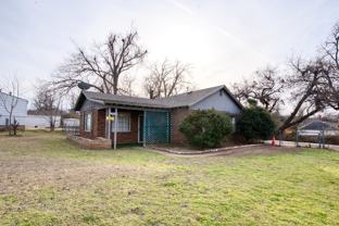 2000 Nw 38th St #1 - Photo 1 of 1