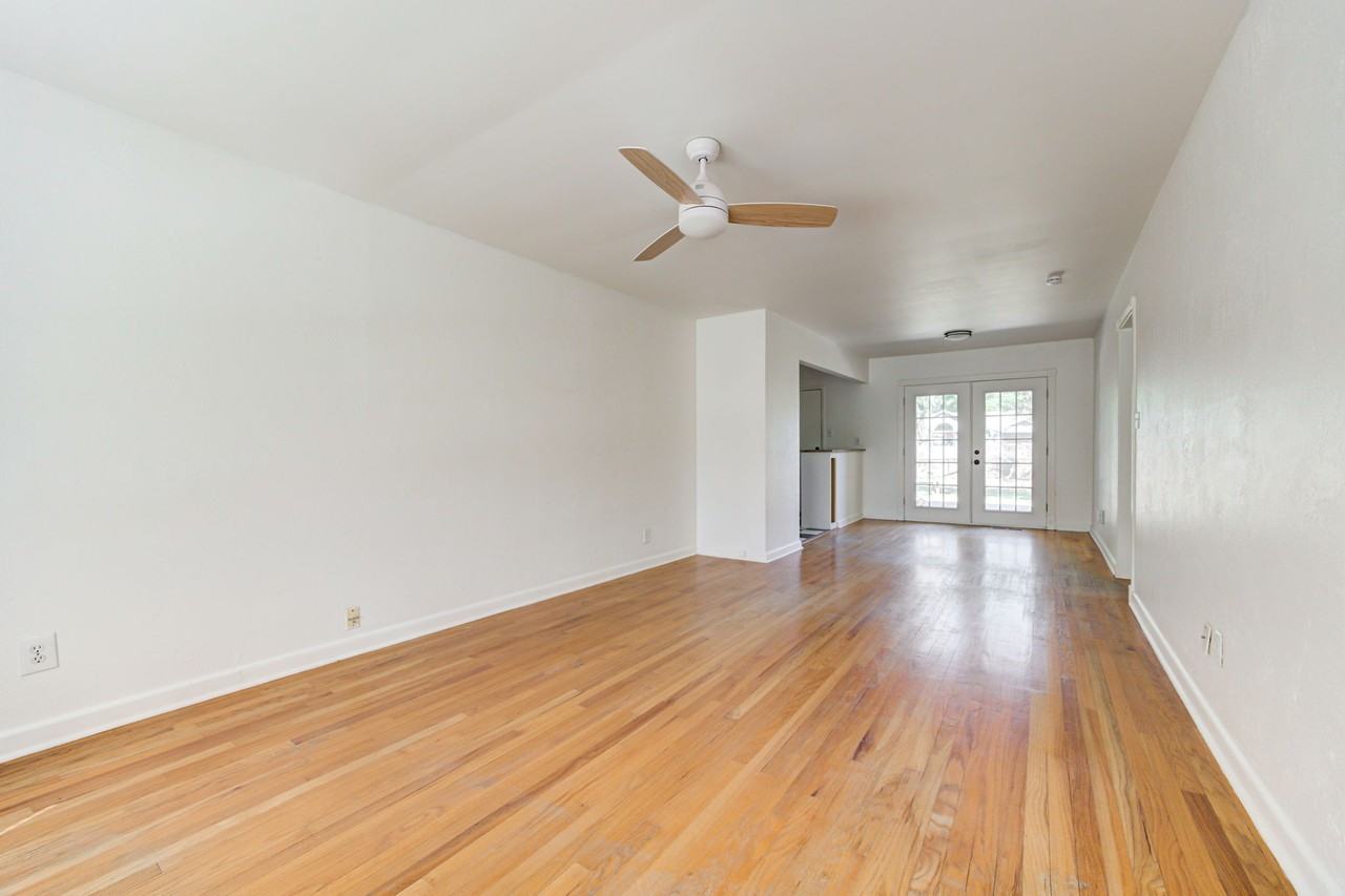 1209 Caddell Ln #1 - Photo 3 of 35