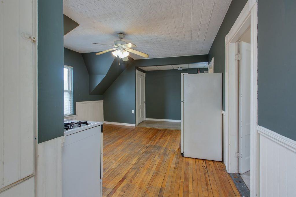 182 Grove St Apt 3 #182-3 - Photo 2 of 10