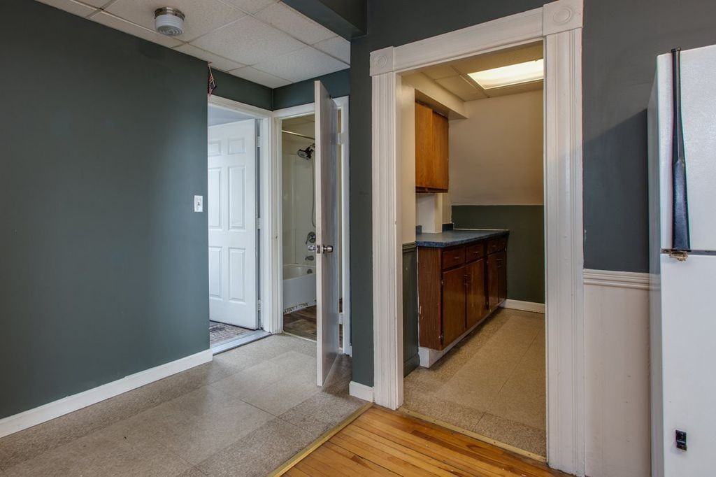 182 Grove St Apt 3 #182-3 - Photo 3 of 10
