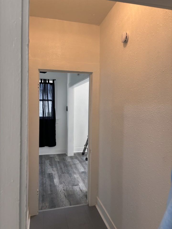 1233 W Devitt St #A - Photo 4 of 14