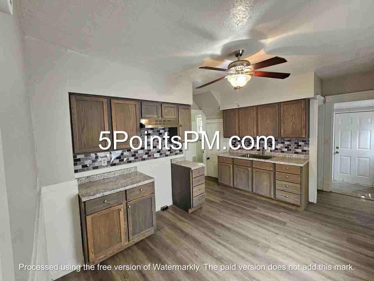 4019 E 143rd St #1 - Photo 4 of 13