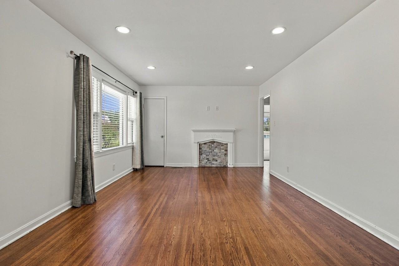 103 Oak Dr #1 - Photo 6 of 24