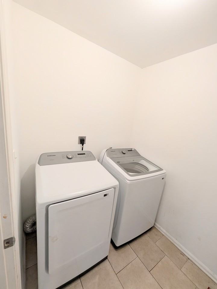 5584 Benton Woods Dr #1 - Photo 6 of 21