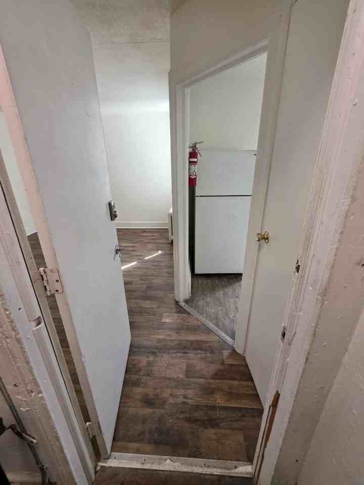 1220 W 4th St #3 - Photo 2 of 6