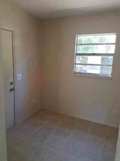 1222 Dewey Ave #10 - Photo 5 of 18