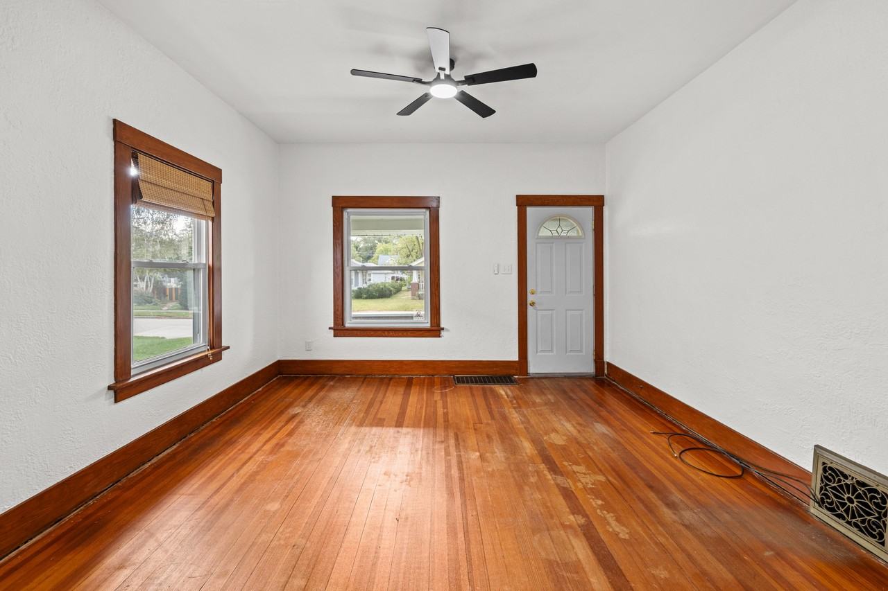 2728 E 18th St #1 - Photo 3 of 11