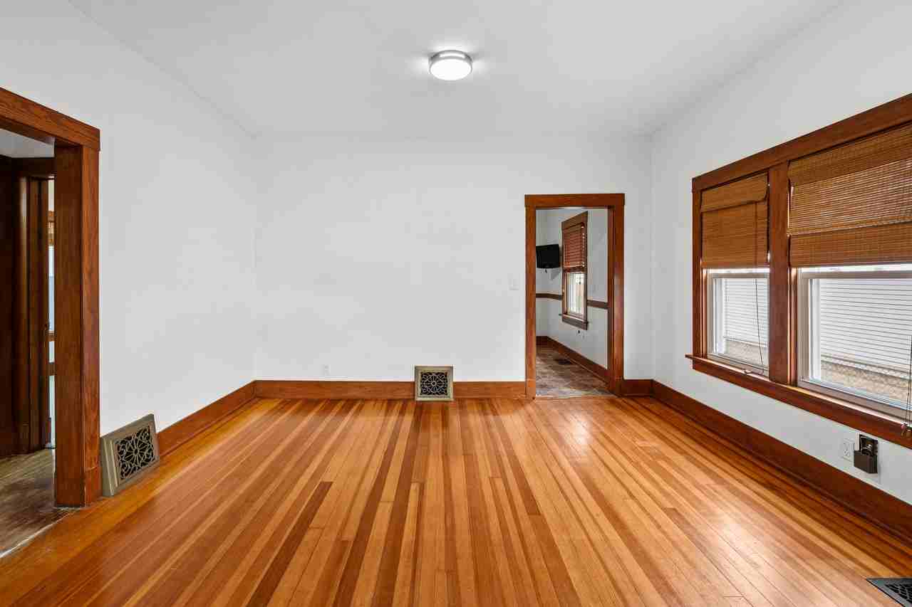 2728 E 18th St #1 - Photo 4 of 11