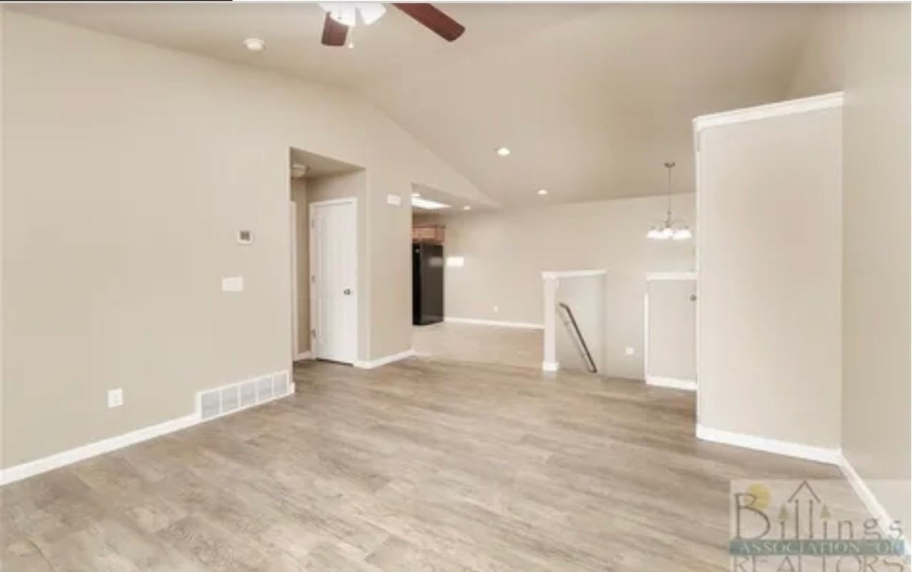2208 10th Ave N - Photo 4 of 20