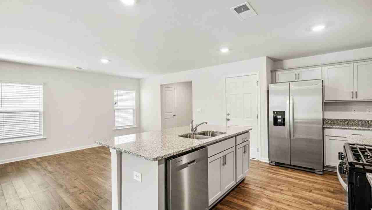 1808 Bridle Ln - Photo 2 of 11