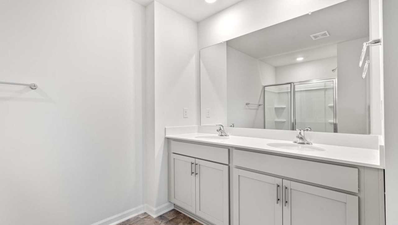 1808 Bridle Ln - Photo 5 of 11