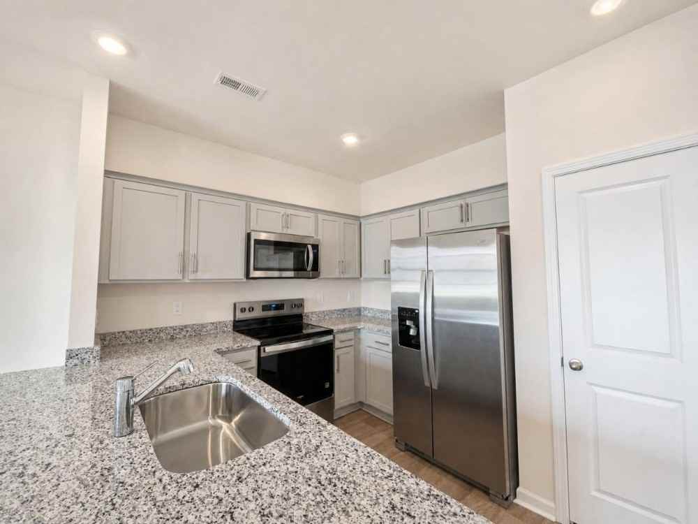 3404 Sedge DrApt 2 #2 - Photo 4 of 40