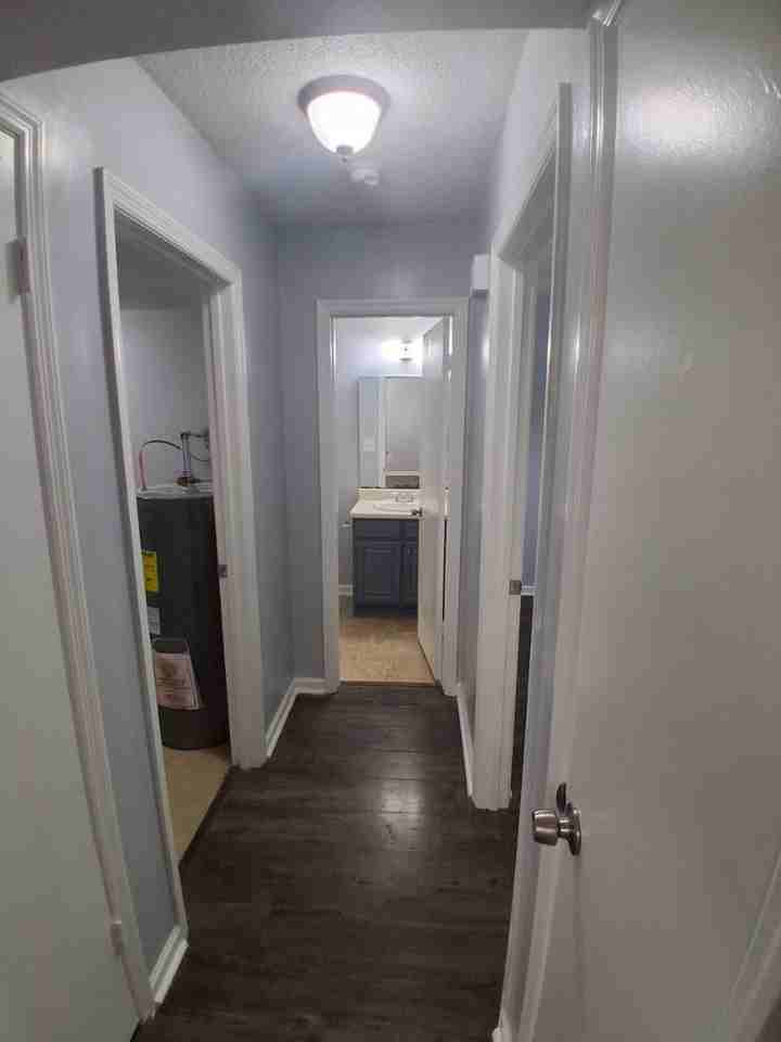 122 Edgewater Ln - Photo 4 of 11