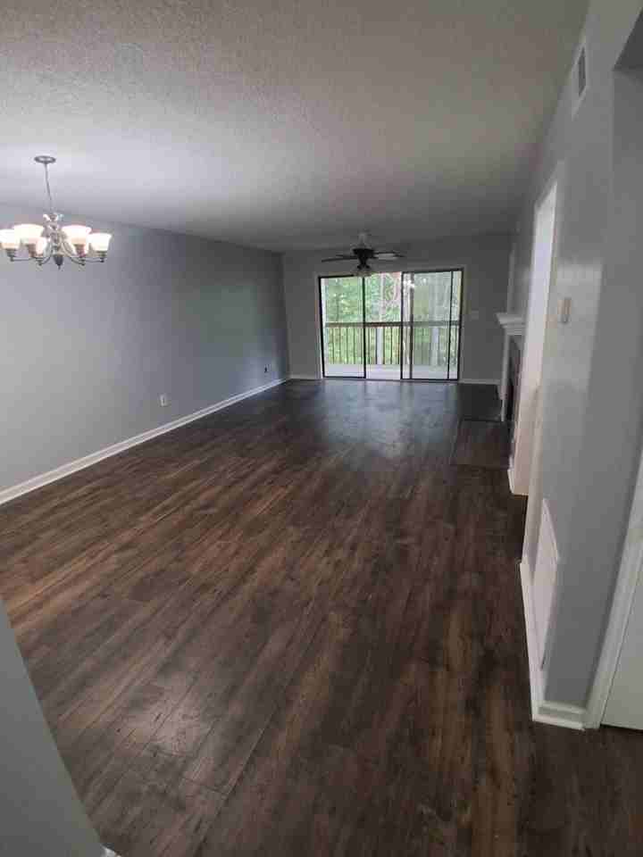 122 Edgewater Ln - Photo 6 of 11