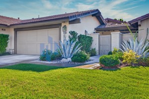 featured image of 207 Bouquet Canyon Dr #1