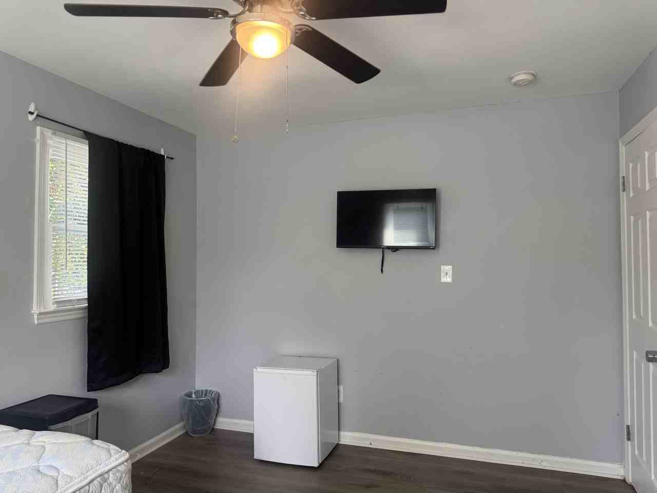 Barcliff Dr #2 - Photo 2 of 11