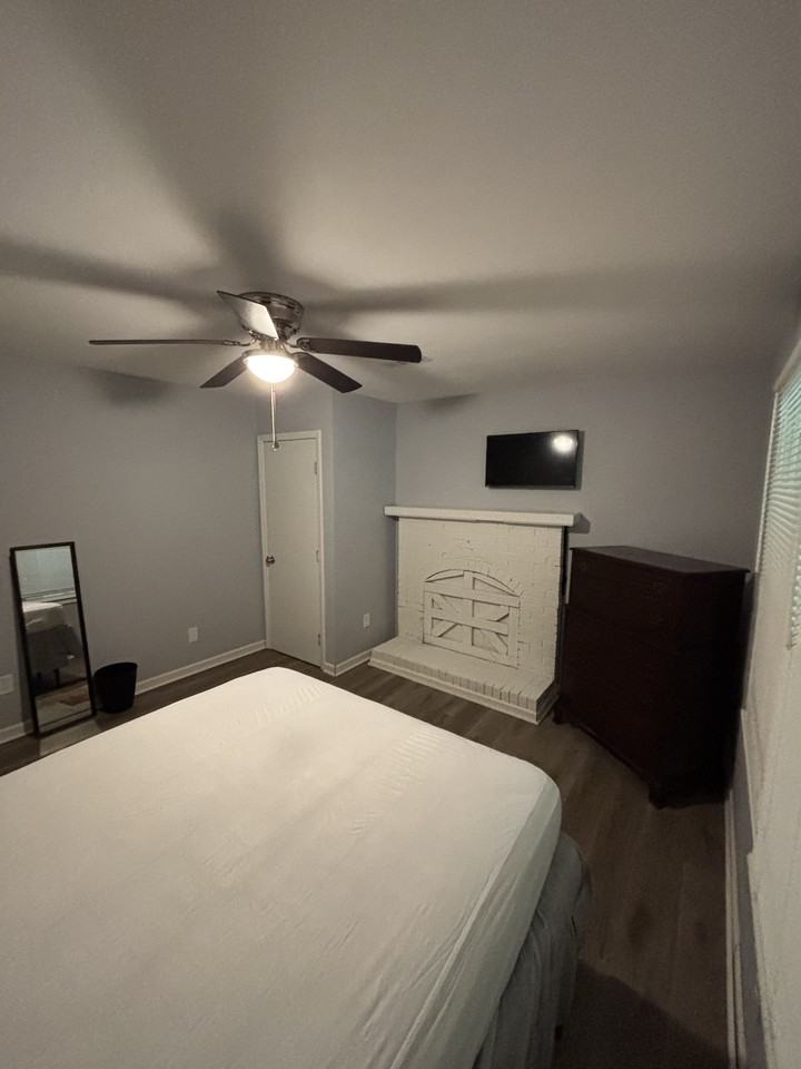 Barcliff Dr #5 - Photo 4 of 12