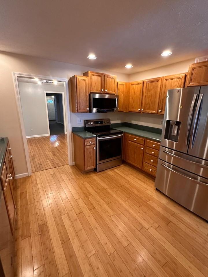 176 Exchange St - Photo 3 of 11
