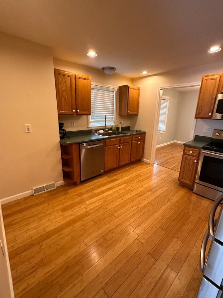 176 Exchange St - Photo 4 of 11