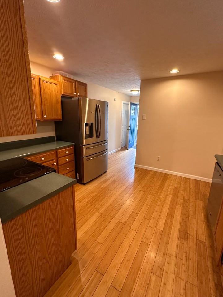 176 Exchange St - Photo 5 of 11