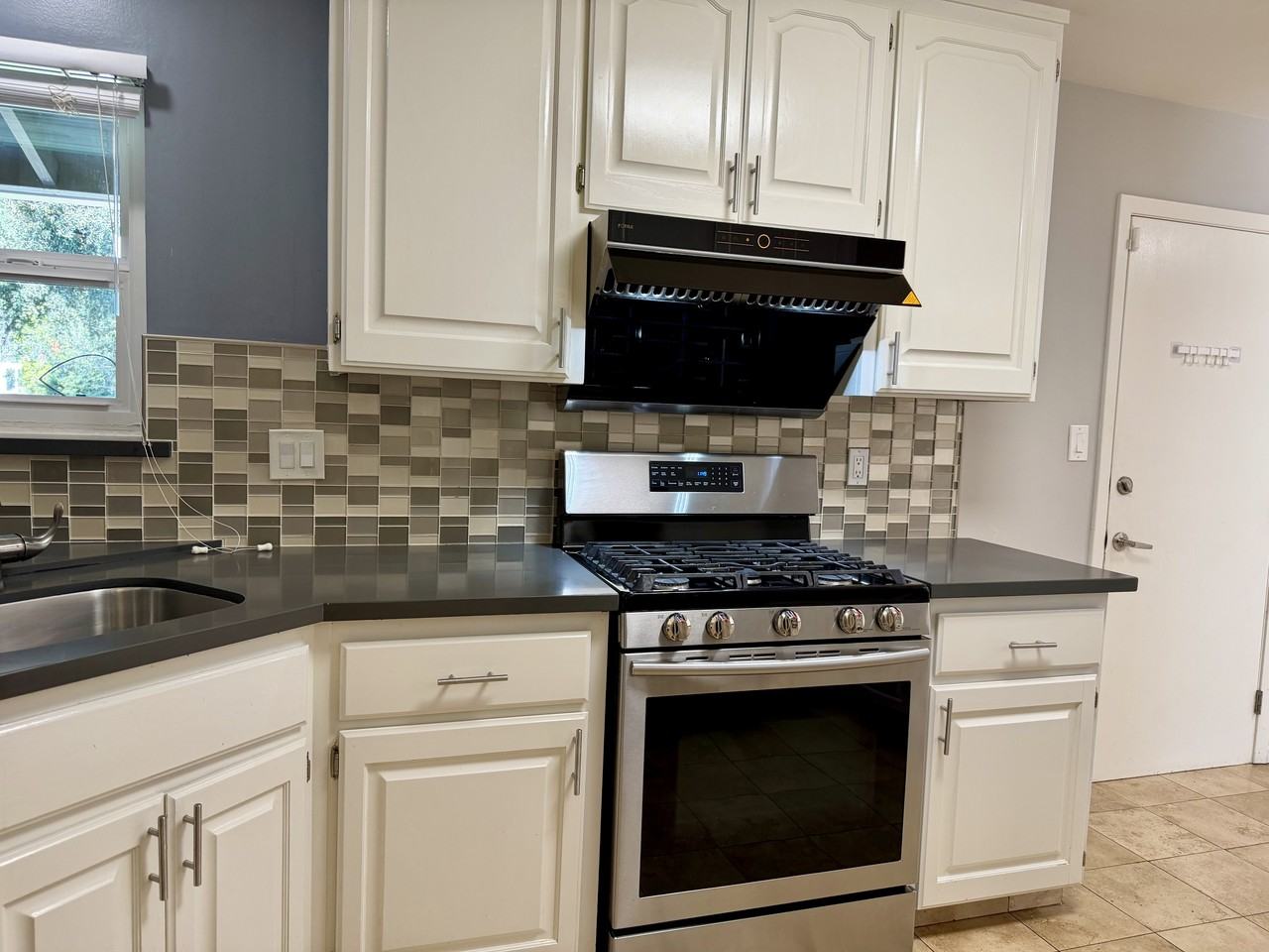 922 Kennard Way #1 - Photo 3 of 18