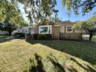 1943 E Mccord St #1 - Photo 2 of 50