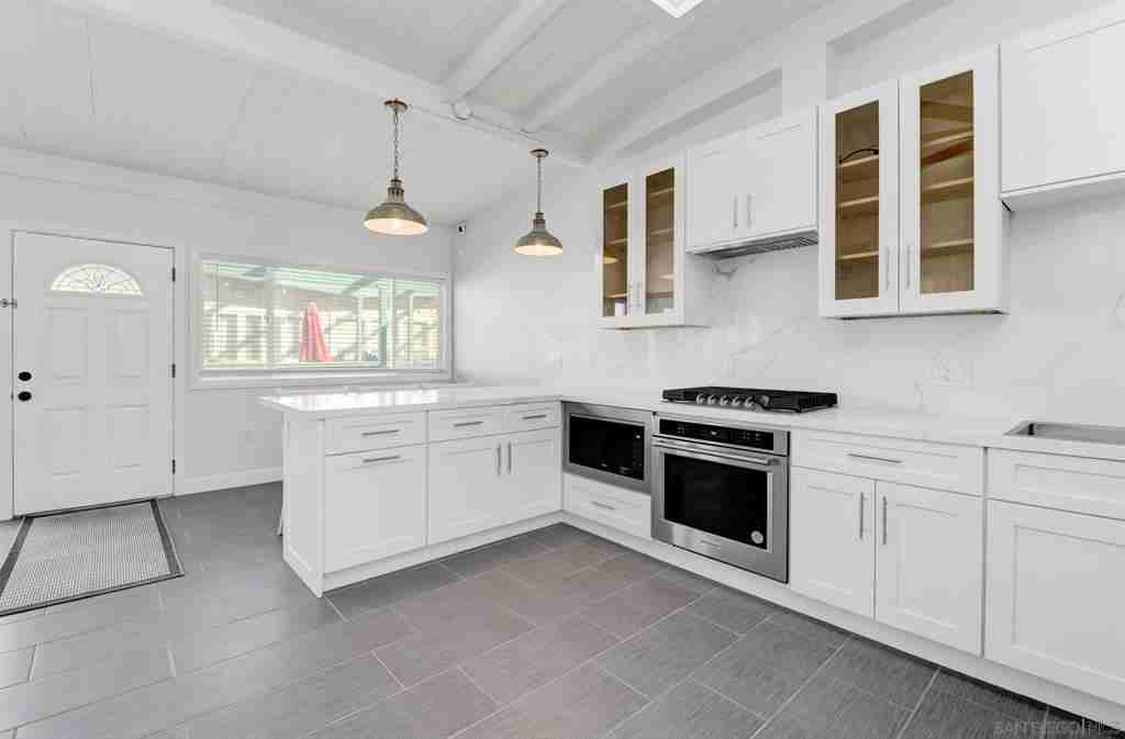 1680 Seacoast Dr #1 - Photo 3 of 50