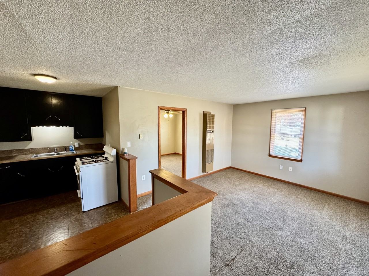 414 N Mulberry St #C - Photo 3 of 8