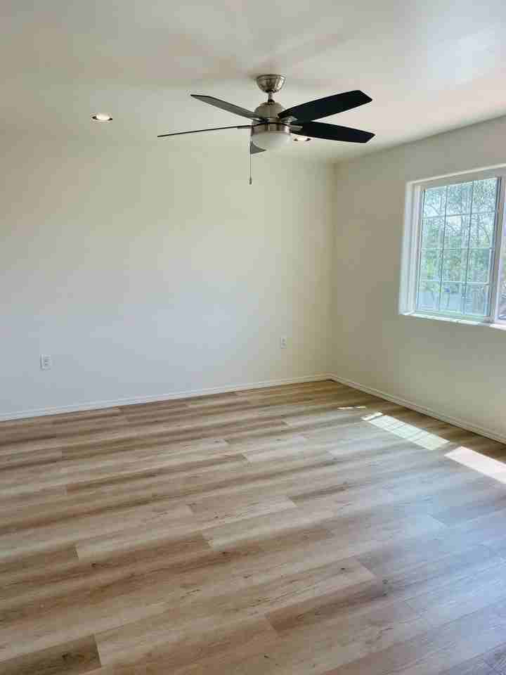 APT STREET 120 - Photo 4 of 7