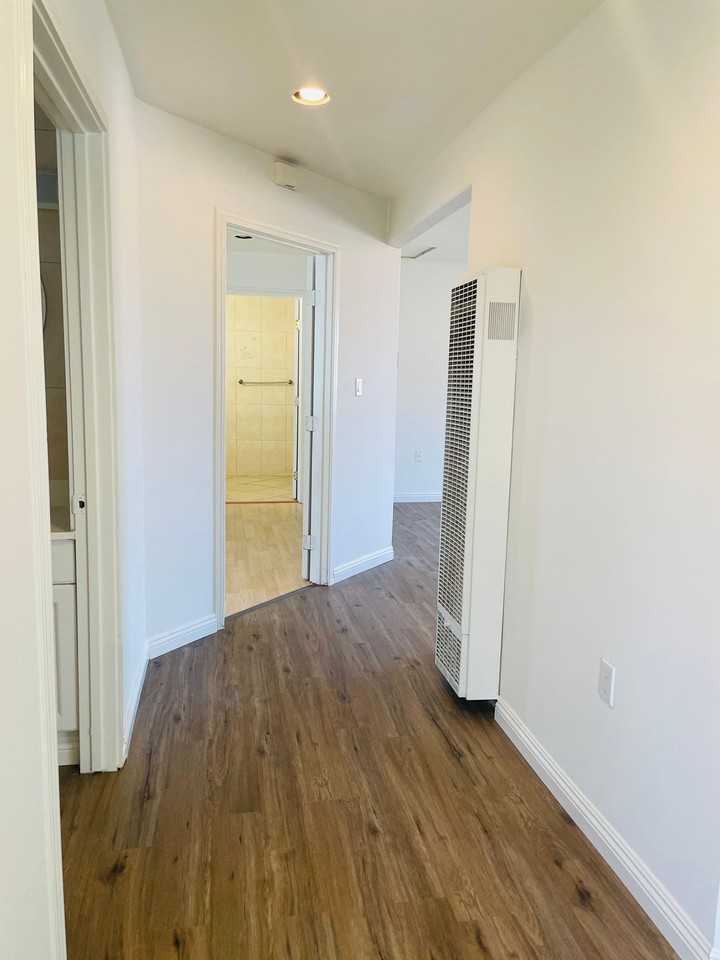 APT STREET 120 - Photo 6 of 7