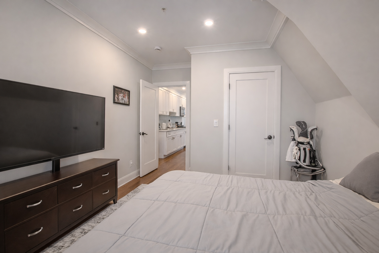 43 Quint Ave - Photo 6 of 13