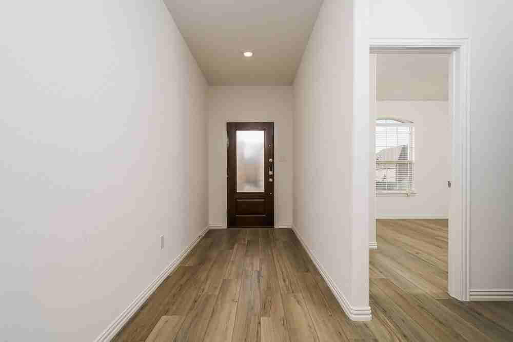 1202 Daffodil St - Photo 3 of 16
