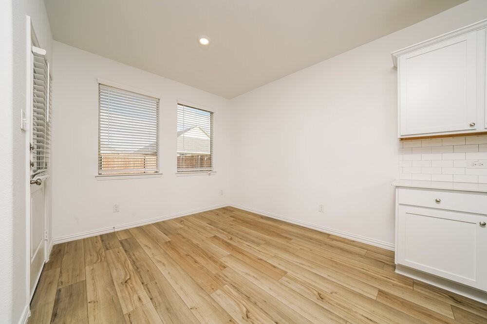 1202 Daffodil St - Photo 6 of 16