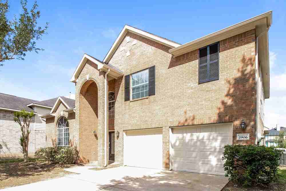 2906 Coral Rocks Ct - Photo 4 of 17