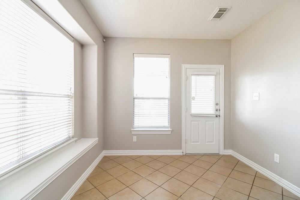 2906 Coral Rocks Ct - Photo 7 of 17