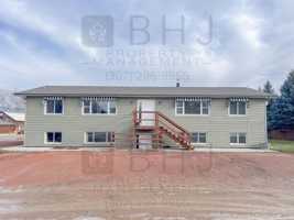 featured image of 215 Main St