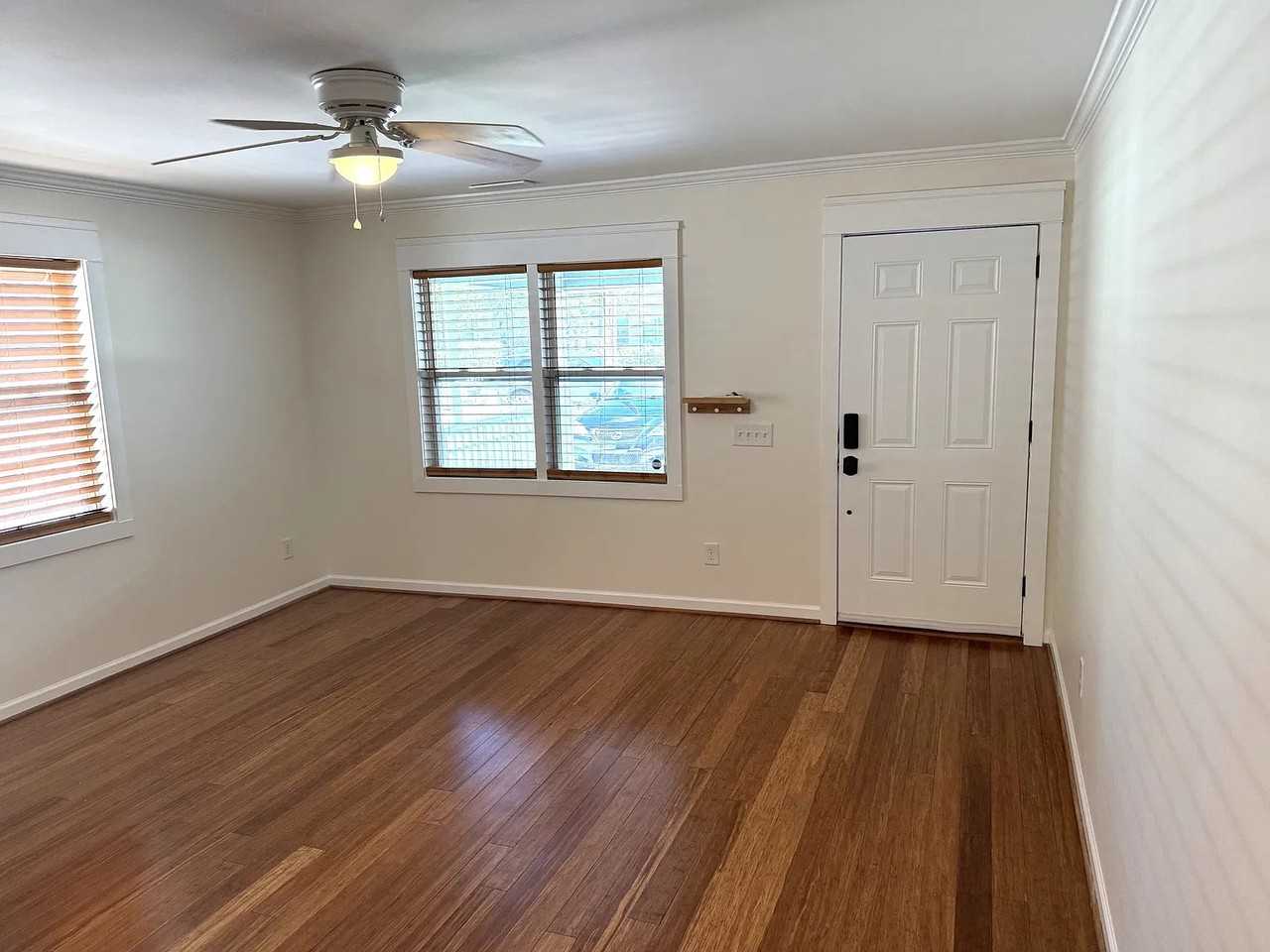 806 S Roxboro St - Photo 3 of 16