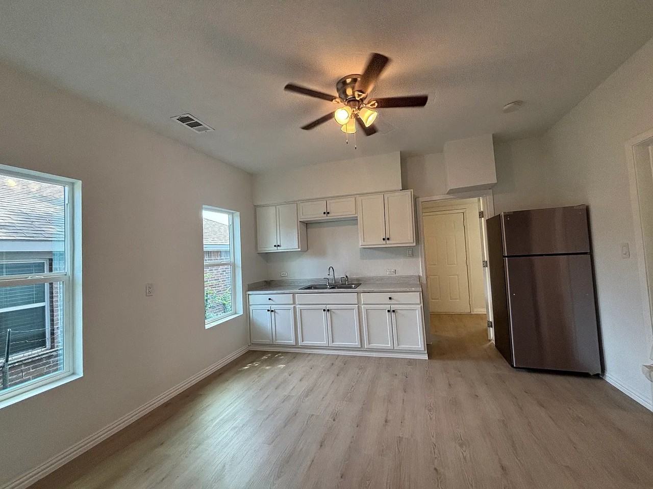 1815 Leath St - Photo 3 of 25