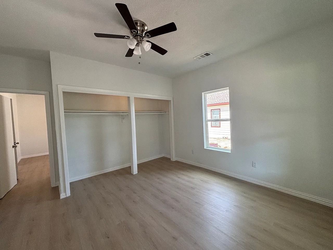 1815 Leath St - Photo 5 of 25