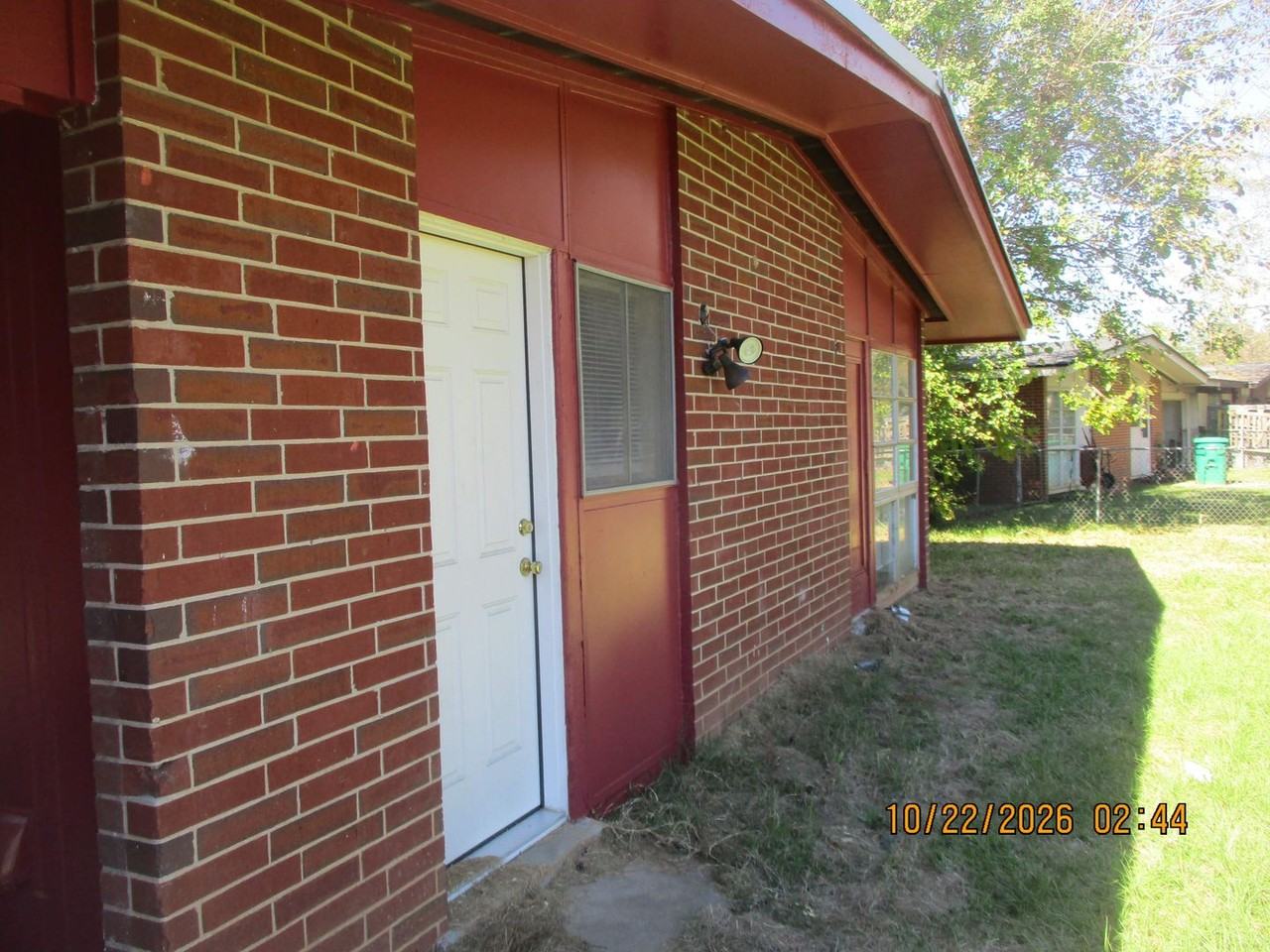 1904 S Riverview Cir - Photo 3 of 10