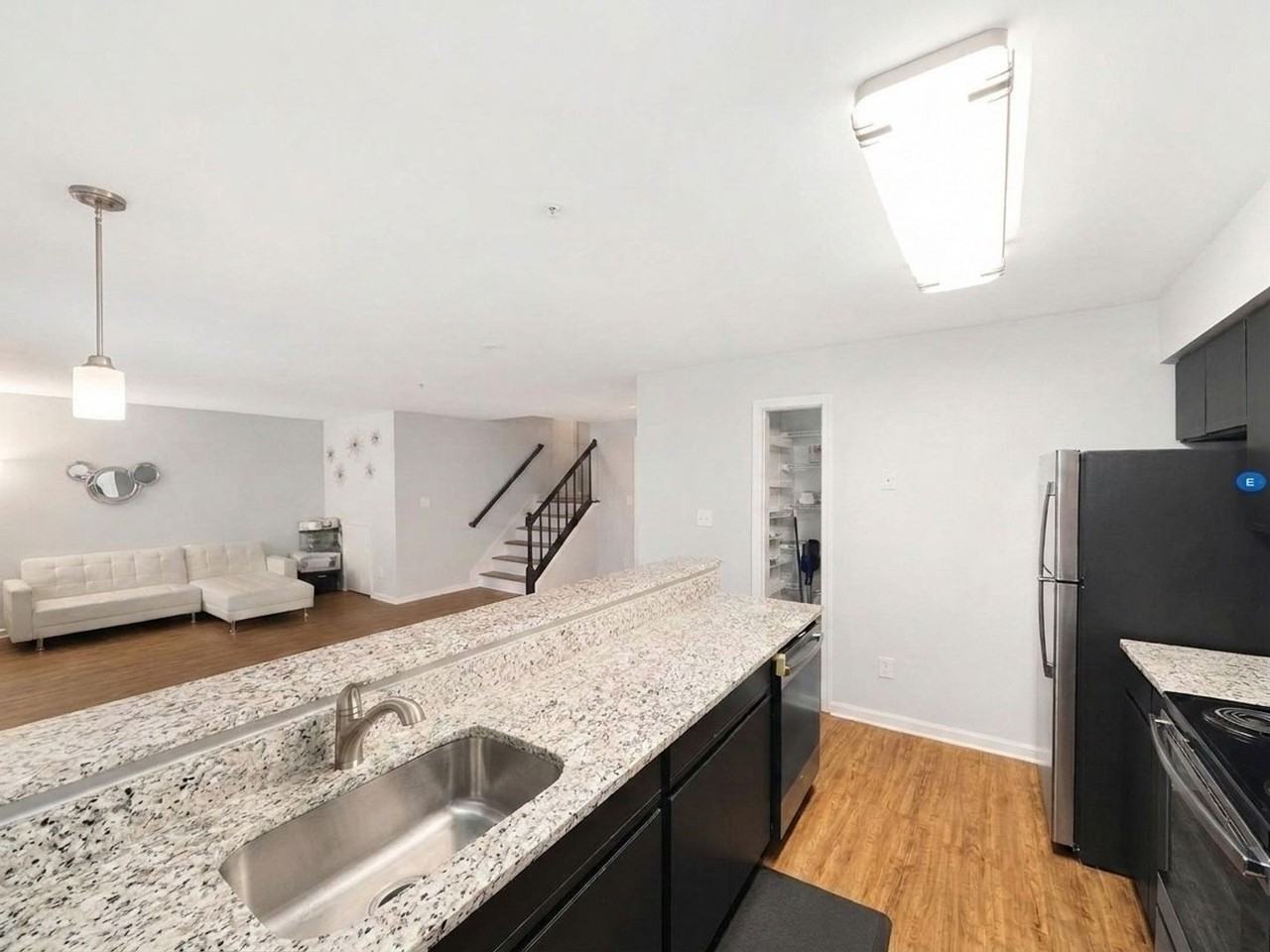 14231 Jib St - Photo 4 of 17