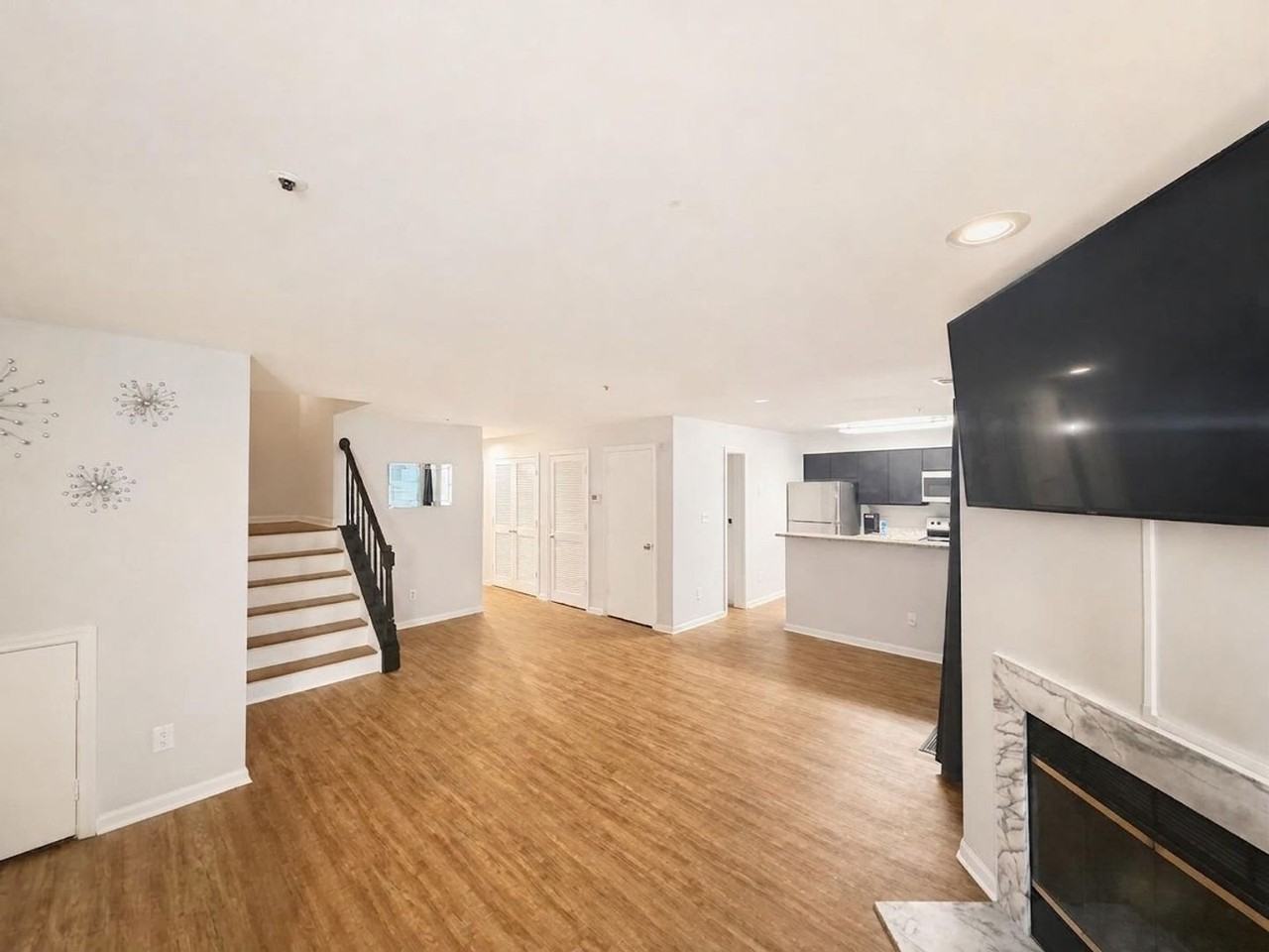 14231 Jib St - Photo 5 of 17