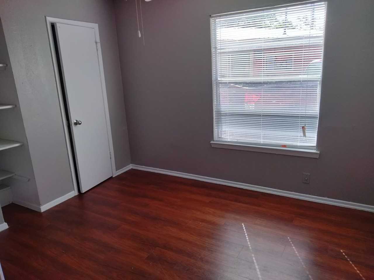 6801 Basilwood Dr - Photo 4 of 7