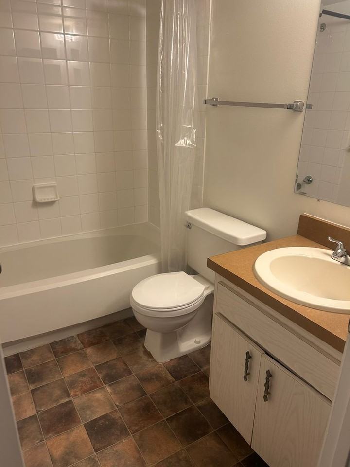 1 Veronese Ct - Photo 7 of 14
