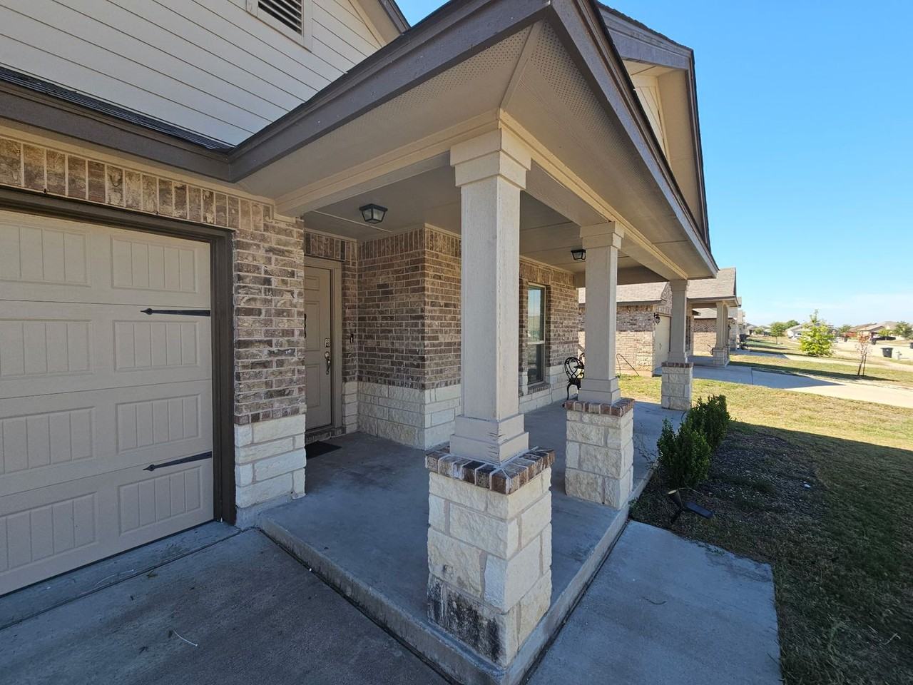 406 Saddleback Trl - Photo 3 of 3