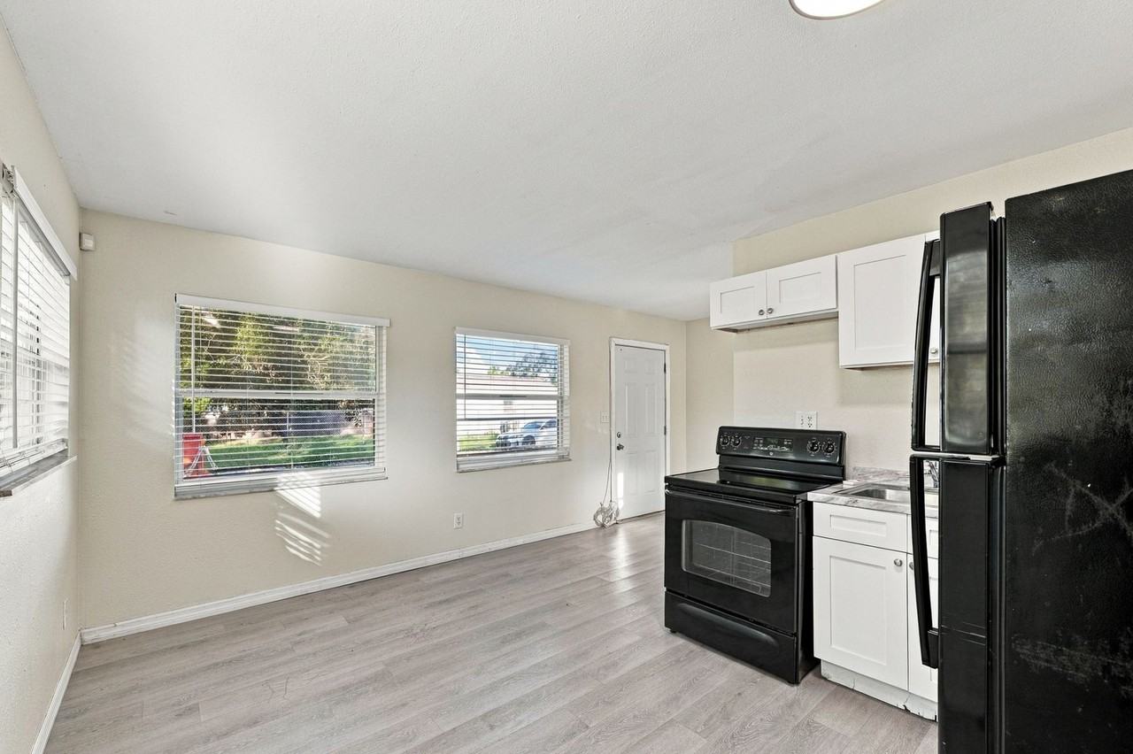 4694 16th Ave S #B - Photo 7 of 13