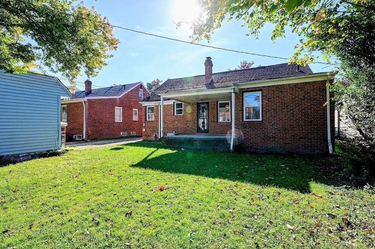 3837 Eastway Rd - Photo 3 of 27