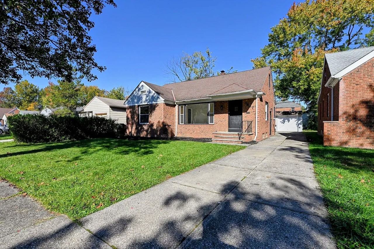 3837 Eastway Rd - Photo 4 of 27